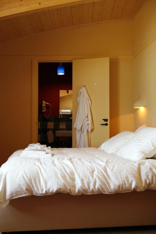 Strohotel Aalshof Haps Bagian luar foto
